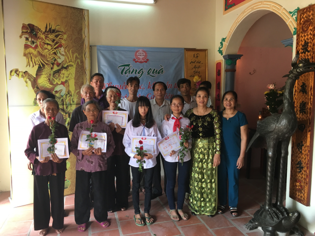 Tặng quà khuyến học, khuyến tài, phúc thọ tại Dương Hồi năm 2016