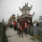 Con cháu dòng họ đi tạ mộ